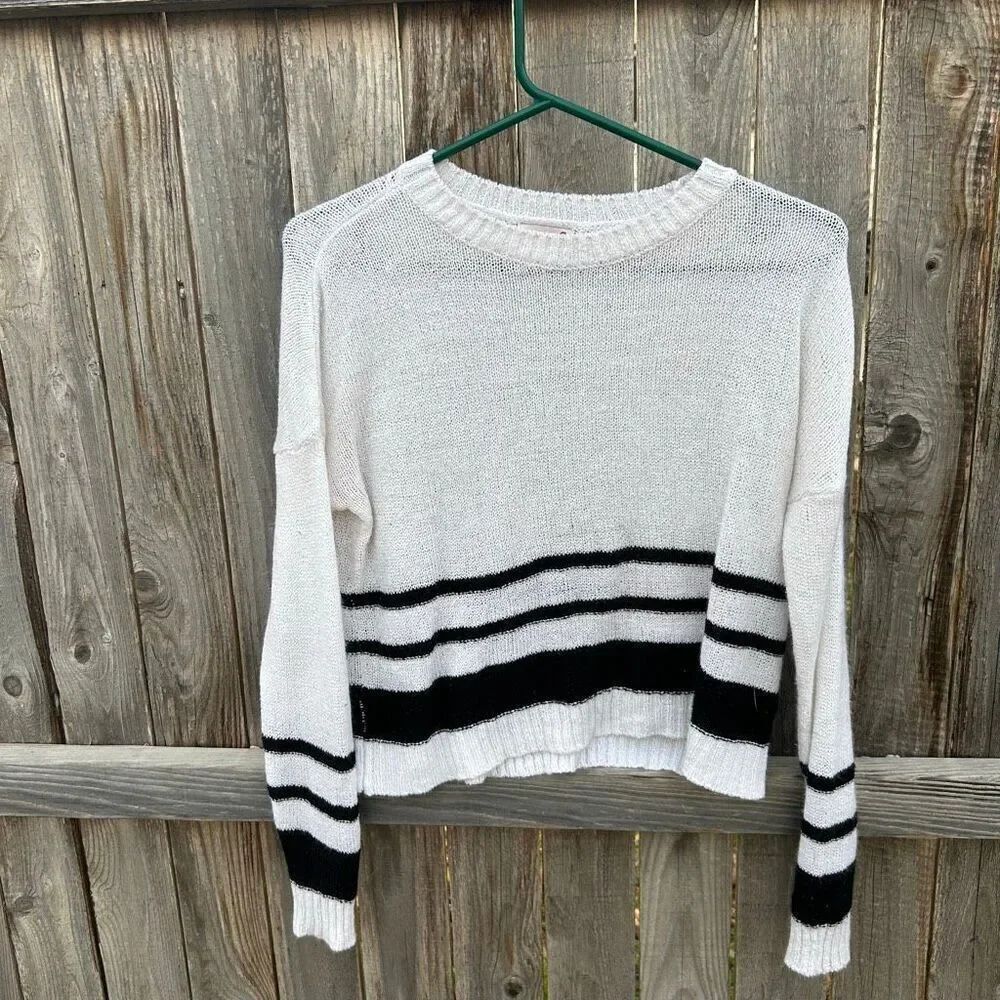 SO sweater long sleeve size xs